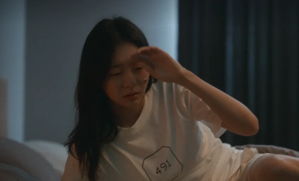 Netfilx Movie The Great Flood Ending Explained review (cast & location) The T-shirt engraved with the number 491 implies that this is the 491st repeated experiment.