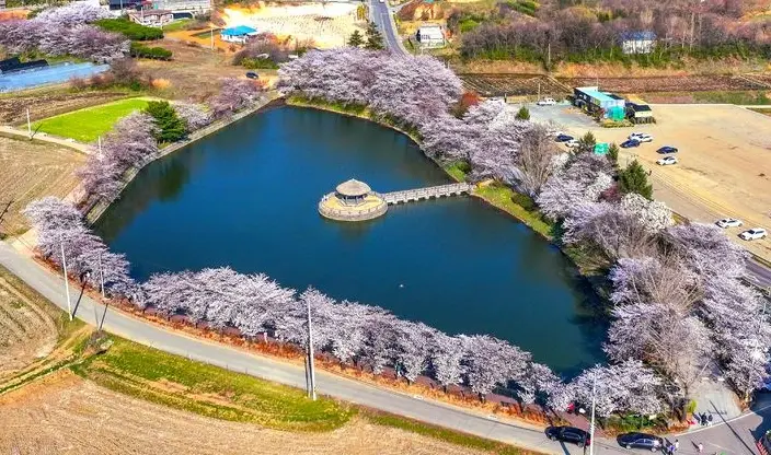 Kdrama Our Sticky Love Cast ilming Locations Dangjin Heart Pond, Goljeongji