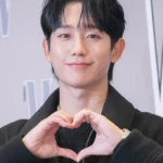 Actor Jung Hae-in Bio, Movies and Shows Actor Jung Hae-in Bio, Movies and Shows